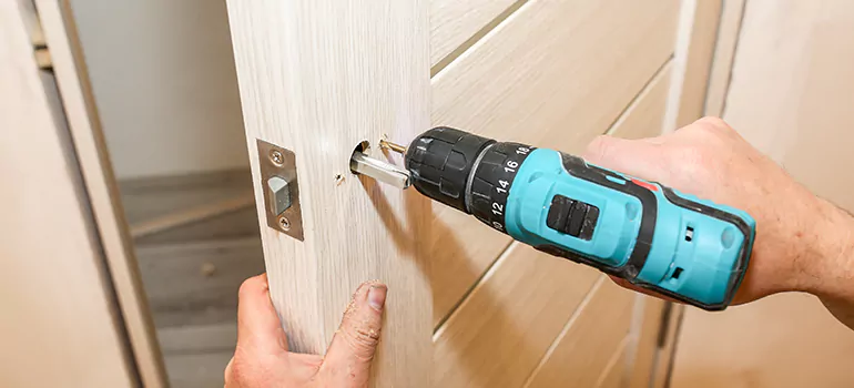 Old Door Knob Repair in Kendall, FL