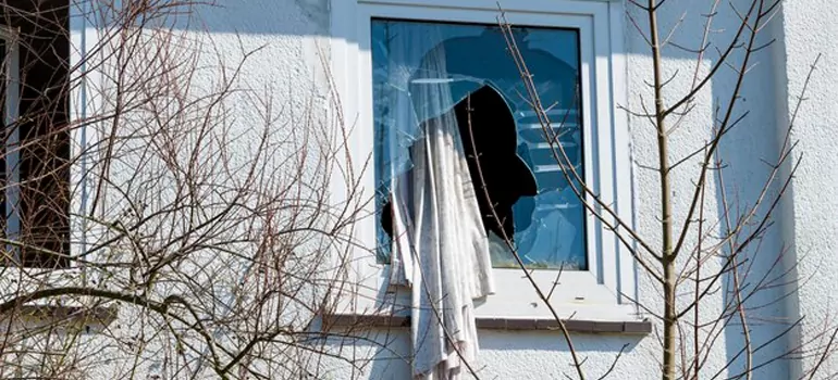 Storm Window Installation Contractors in Kendall, FL